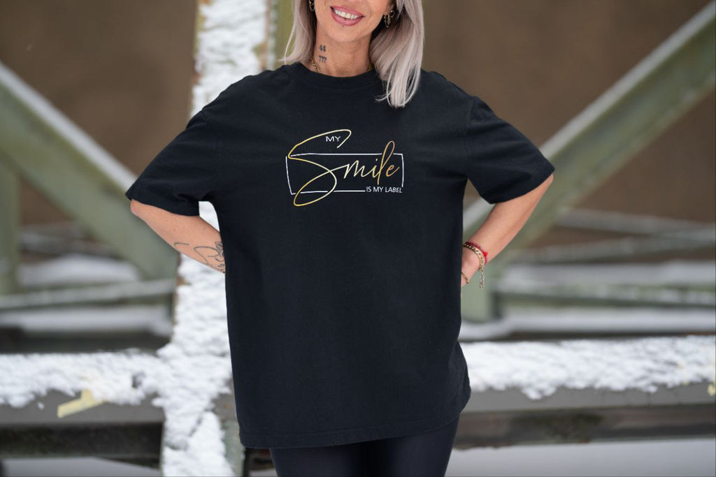 T-Shirt "My Smile Is My Label" Oversized
