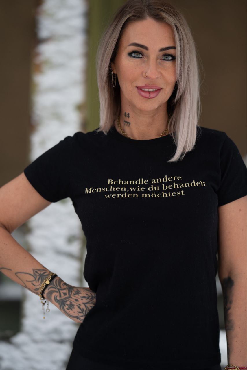 Tshirt "Behandle andere Menschen, wie du behandelt werden möchtest"